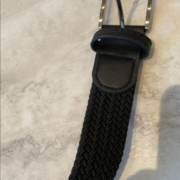 Men’s black stretch belt like new. Size 34. - Picture 2 of 2